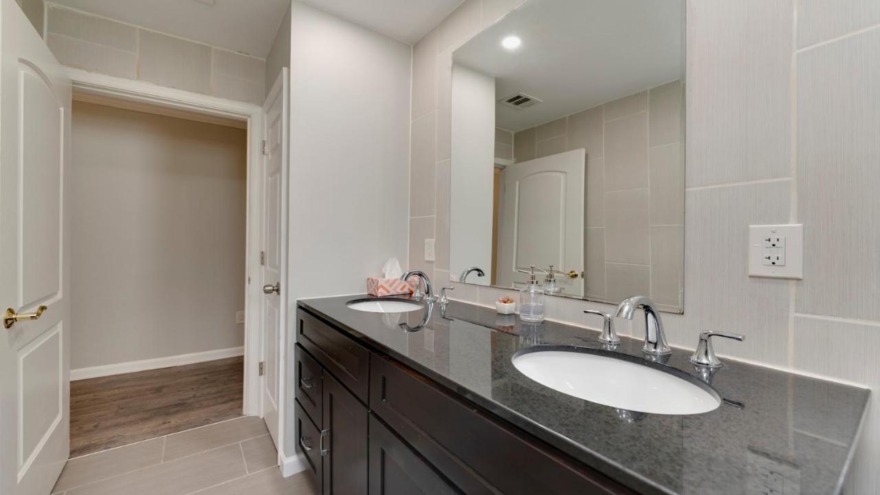 Stylish 3Br 3Ba Colonial House By Cozysuites الإسكندرية، فيرجينيا المظهر الخارجي الصورة